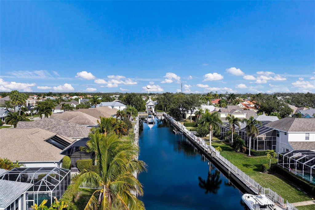 Image 41 of property listing at 4528 BLUE MARLIN DRIVE, Bradenton, FL 34208