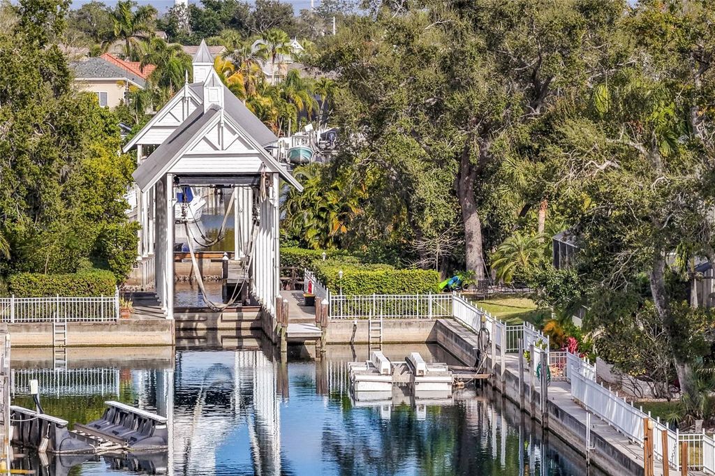 Image 42 of property listing at 4528 BLUE MARLIN DRIVE, Bradenton, FL 34208