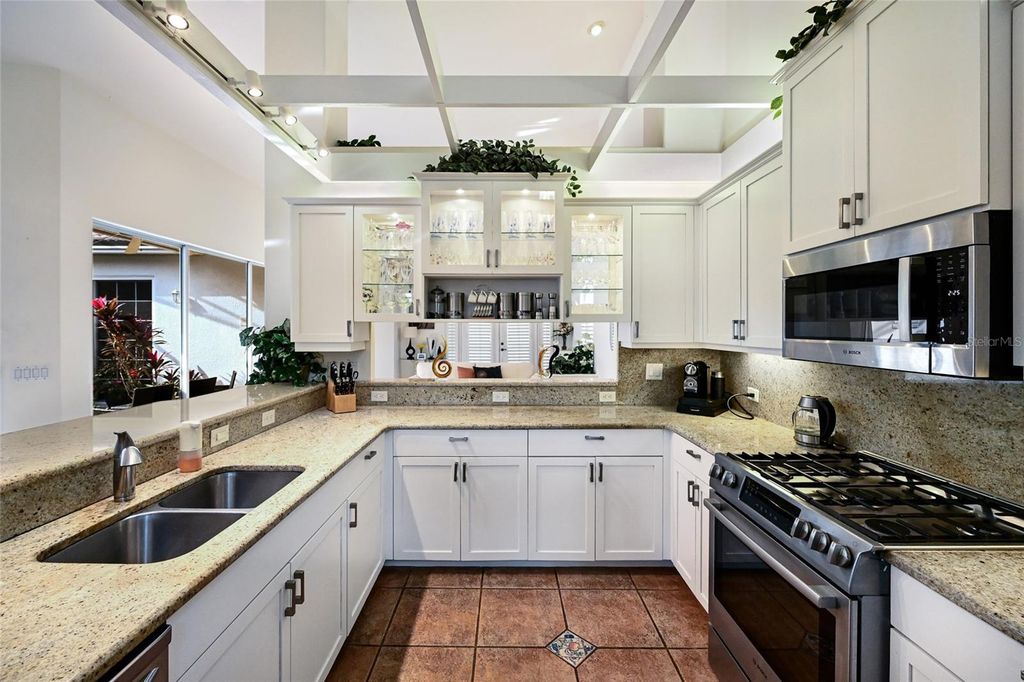 Image 7 of property listing at 4528 BLUE MARLIN DRIVE, Bradenton, FL 34208