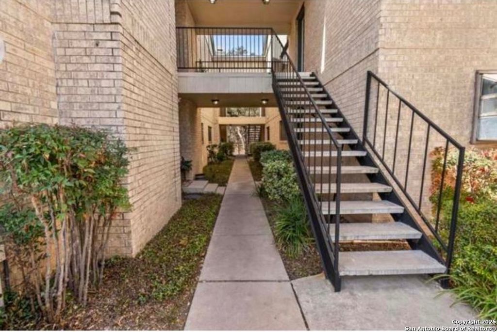 11843 Braesview Apt 2006, San Antonio, TX 78213