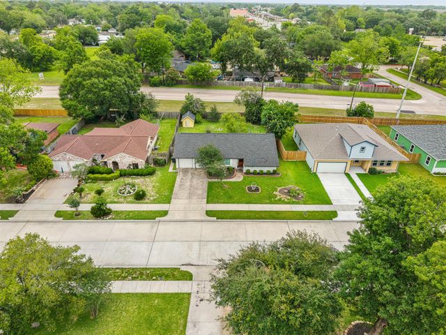 2313 Cedar Street, Pearland, TX 77581