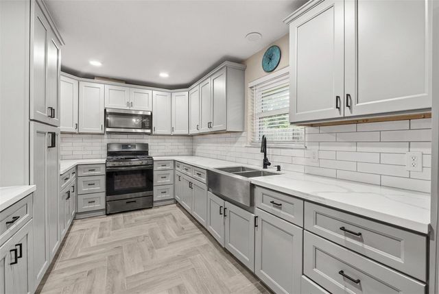 2313 Cedar Street, Pearland, TX 77581