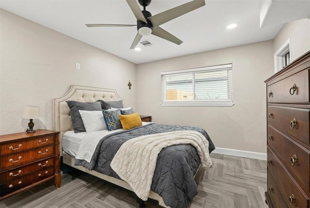 2313 Cedar Street, Pearland, TX 77581