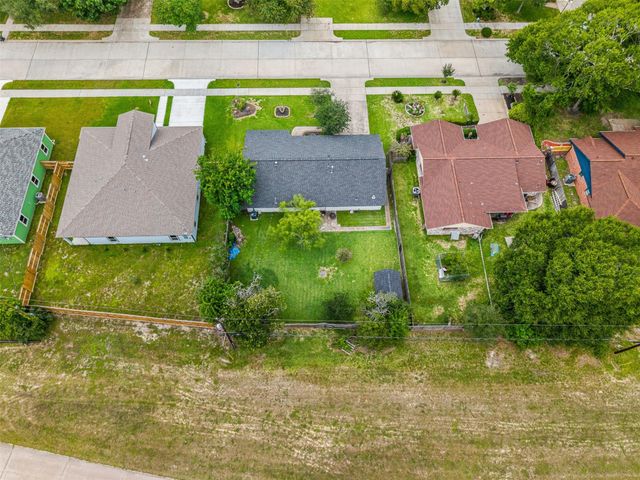 2313 Cedar Street, Pearland, TX 77581