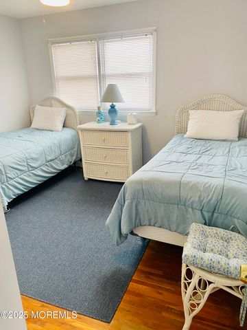 4 Camden Avenue Up, Lavallette, NJ 08735