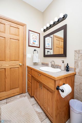 678 45th Avenue W, West Fargo, ND 58078
