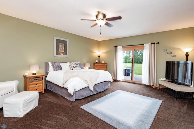 678 45th Avenue W, West Fargo, ND 58078