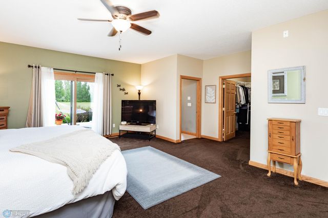 678 45th Avenue W, West Fargo, ND 58078