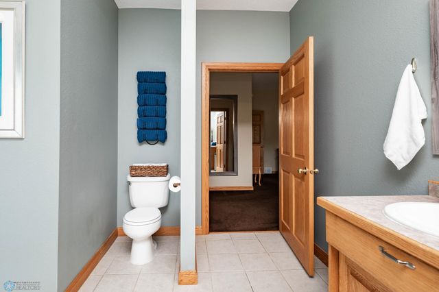 678 45th Avenue W, West Fargo, ND 58078