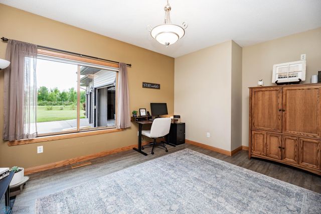 678 45th Avenue W, West Fargo, ND 58078