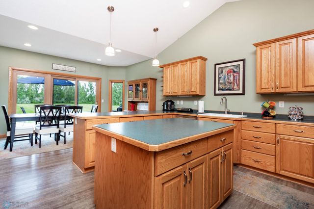 678 45th Avenue W, West Fargo, ND 58078