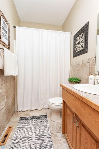 678 45th Avenue W, West Fargo, ND 58078