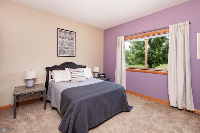 678 45th Avenue W, West Fargo, ND 58078