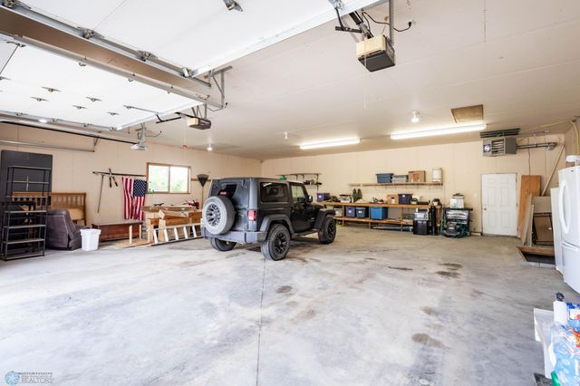 678 45th Avenue W, West Fargo, ND 58078
