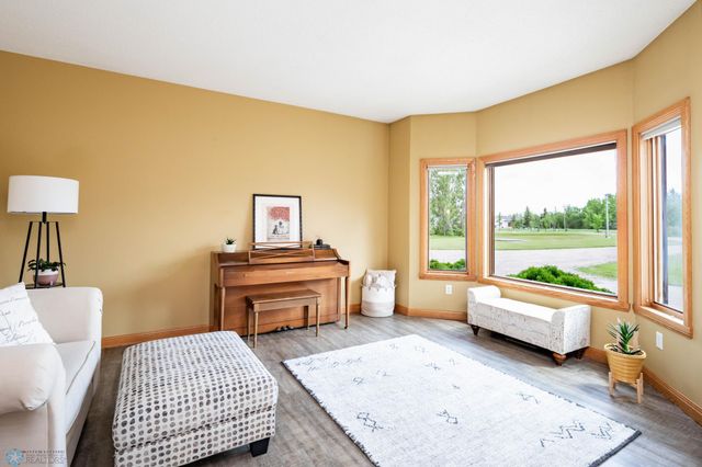 678 45th Avenue W, West Fargo, ND 58078