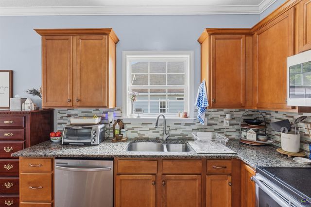 222 Gray Fox Crossing, Bonaire, GA 31005