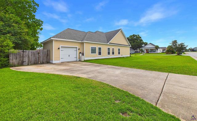 222 Gray Fox Crossing, Bonaire, GA 31005