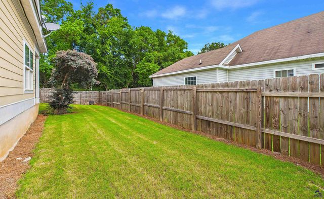222 Gray Fox Crossing, Bonaire, GA 31005