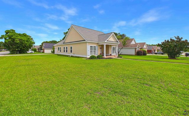 222 Gray Fox Crossing, Bonaire, GA 31005