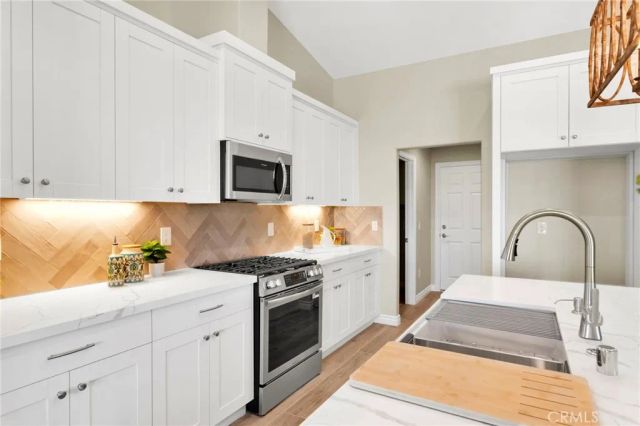 21960 Ramona, Apple Valley, CA 92307