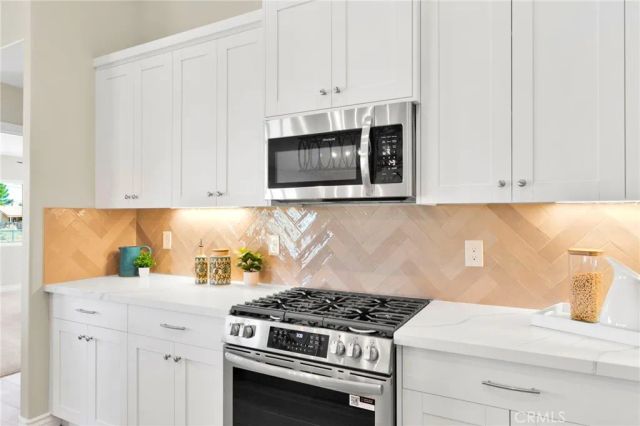 21960 Ramona, Apple Valley, CA 92307