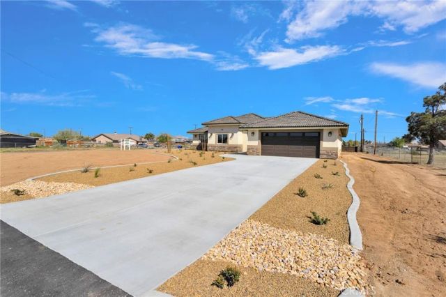 21960 Ramona, Apple Valley, CA 92307