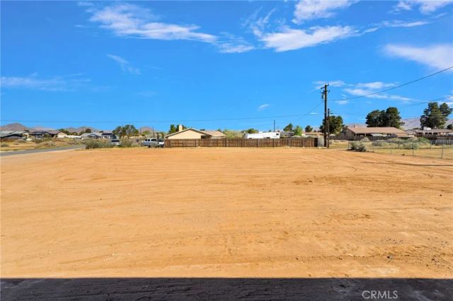 21960 Ramona, Apple Valley, CA 92307