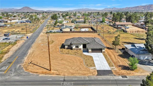 21960 Ramona, Apple Valley, CA 92307