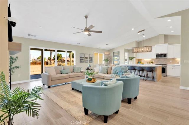 21960 Ramona, Apple Valley, CA 92307