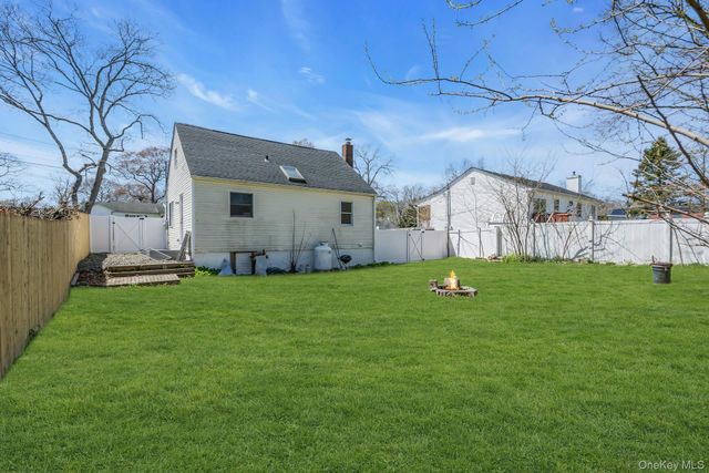 133 Lakeview Drive, Mastic Beach, NY 11951