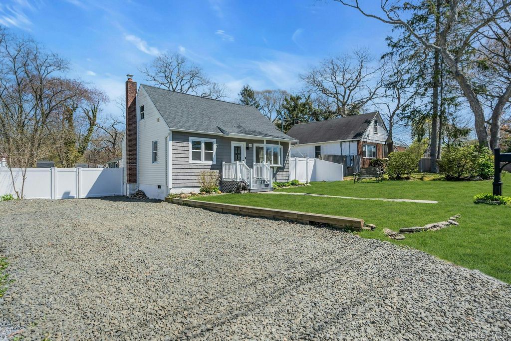 133 Lakeview Drive, Mastic Beach, NY 11951