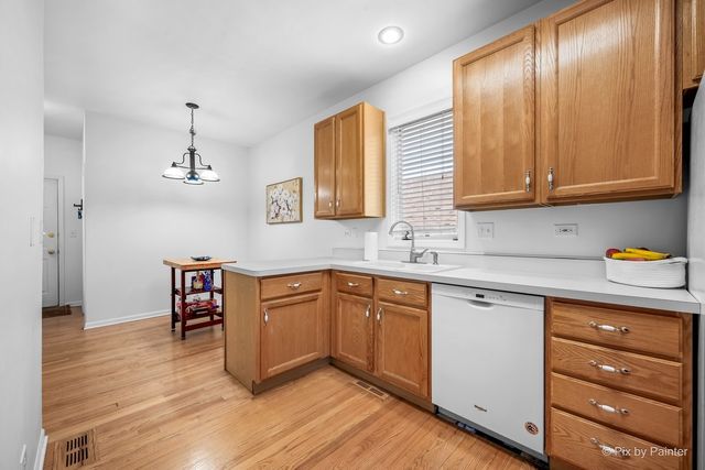 266 Charlotte Court, Cary, IL 60013
