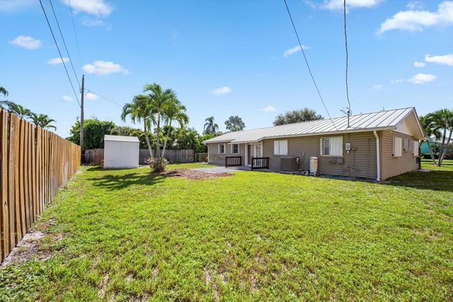 8053 SE Carlton Street, Hobe Sound, FL 33455