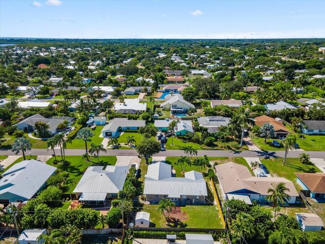 8053 SE Carlton Street, Hobe Sound, FL 33455