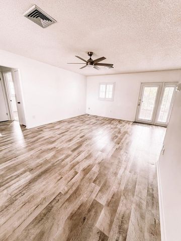 8053 SE Carlton Street, Hobe Sound, FL 33455