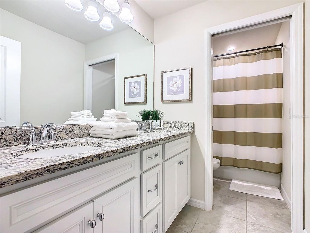 Image 29 of property listing at 3401 LILAC WAY, Davenport, FL 33897