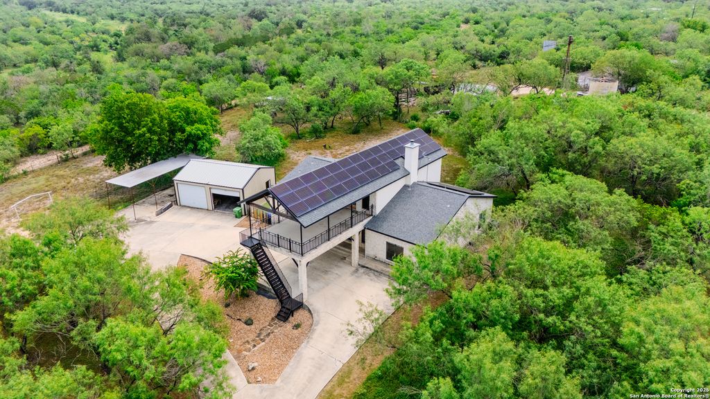 1851 County Road 381, San Antonio, TX 78253