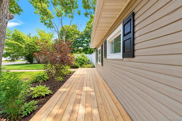 11 Tell Avenue, Deer Park, NY 11729