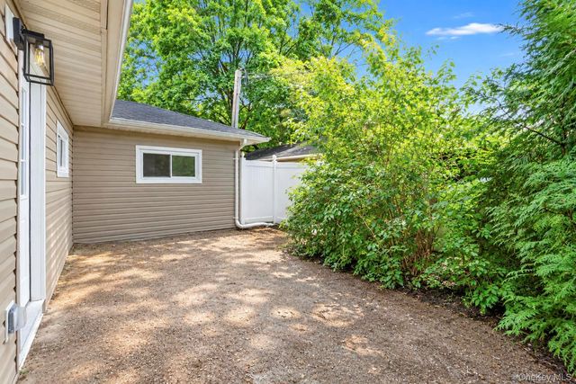 11 Tell Avenue, Deer Park, NY 11729