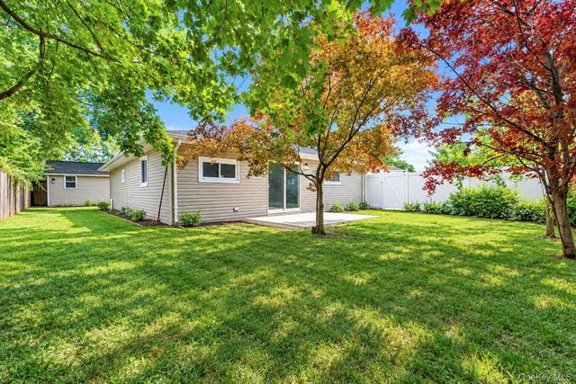 11 Tell Avenue, Deer Park, NY 11729