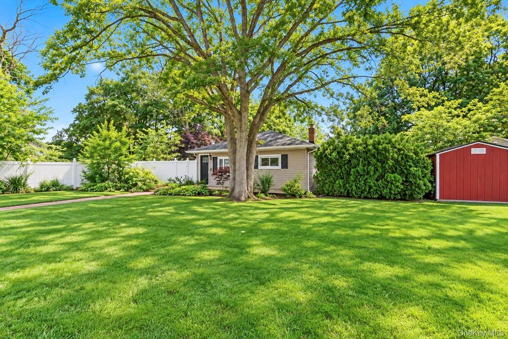11 Tell Avenue, Deer Park, NY 11729 — photo 3
