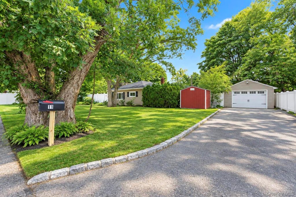11 Tell Avenue, Deer Park, NY 11729 — photo 5