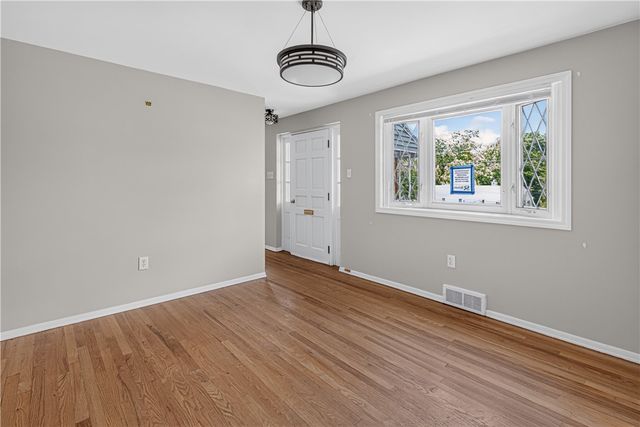 1025 Catherine Dr, Conway, PA 15027