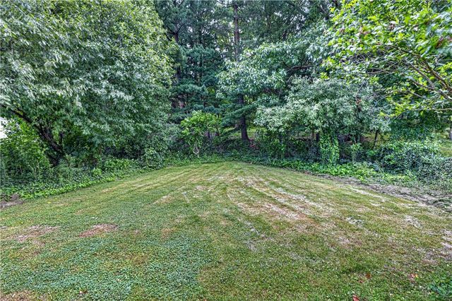 1025 Catherine Dr, Conway, PA 15027