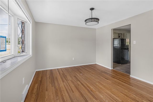 1025 Catherine Dr, Conway, PA 15027