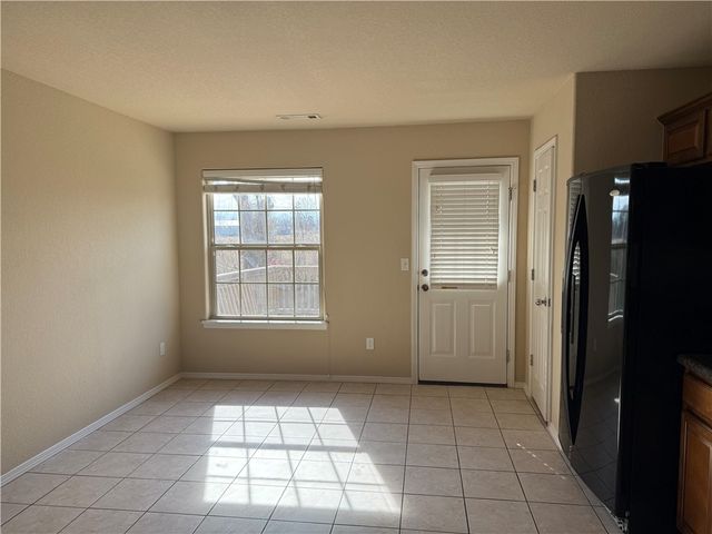 304 E Laurel Avenue, Rogers, AR 72758