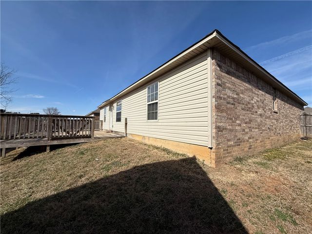 304 E Laurel Avenue, Rogers, AR 72758