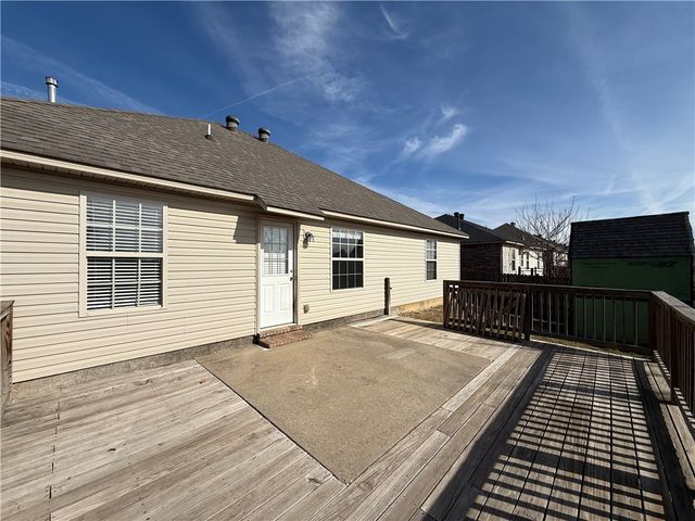 304 E Laurel Avenue, Rogers, AR 72758