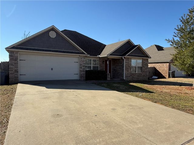304 E Laurel Avenue, Rogers, AR 72758