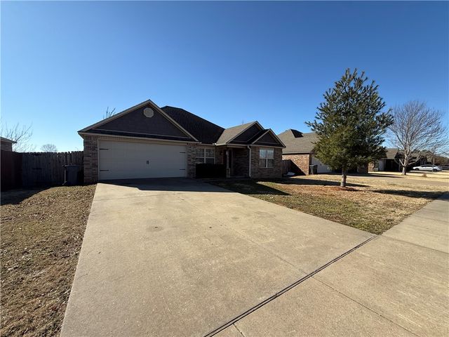 304 E Laurel Avenue, Rogers, AR 72758